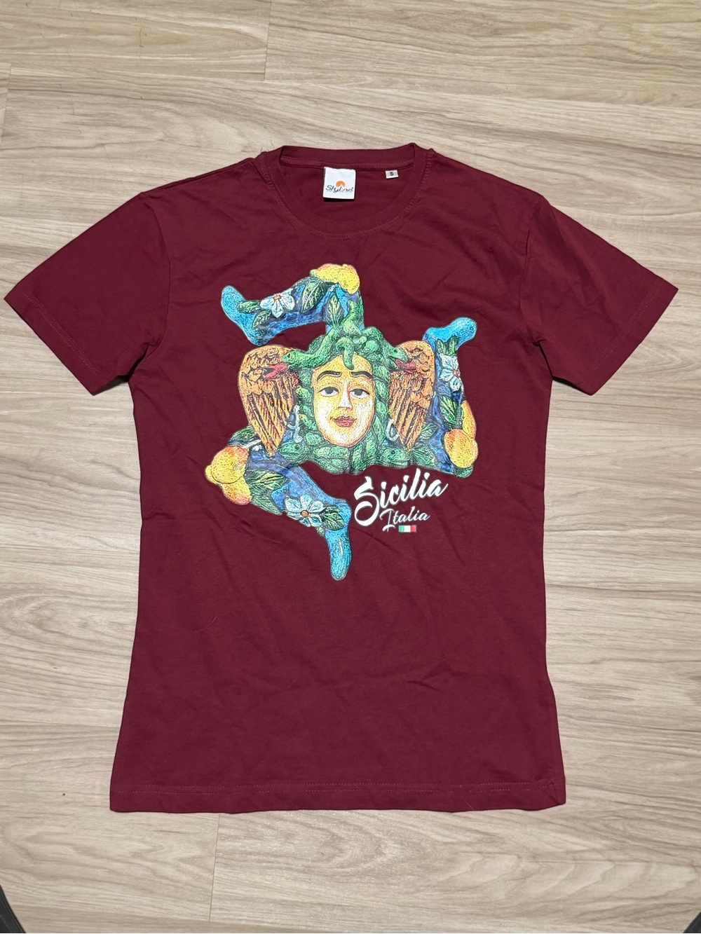 SkyLand Men's Maroon Sicilia Italia Trinacria Symbol Graphic T-Shirt Size Small